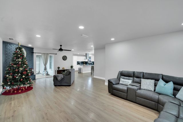 1226 Acton Court, Duncanville, TX 75137