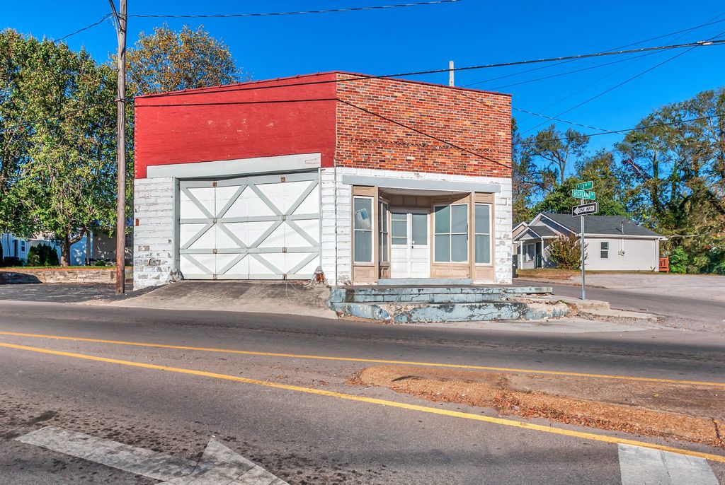 1400 Highland Ave, Columbia, TN 38401