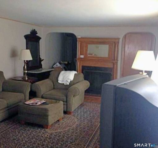 387 South Main Street, Seymour, CT 06483