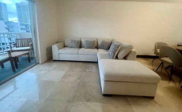 3601 NE 170th St 402-B, North Miami Beach, FL 33160