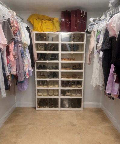 3601 NE 170th St 402-B, North Miami Beach, FL 33160