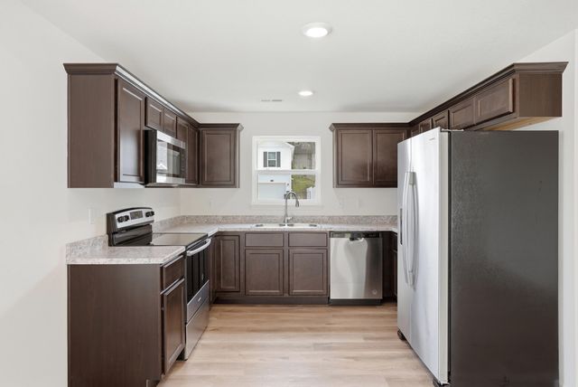 3921 BRAGG CT, Columbia, MO 65202