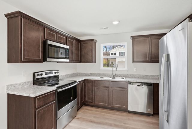3921 BRAGG CT, Columbia, MO 65202