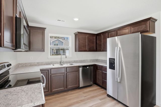 3921 BRAGG CT, Columbia, MO 65202