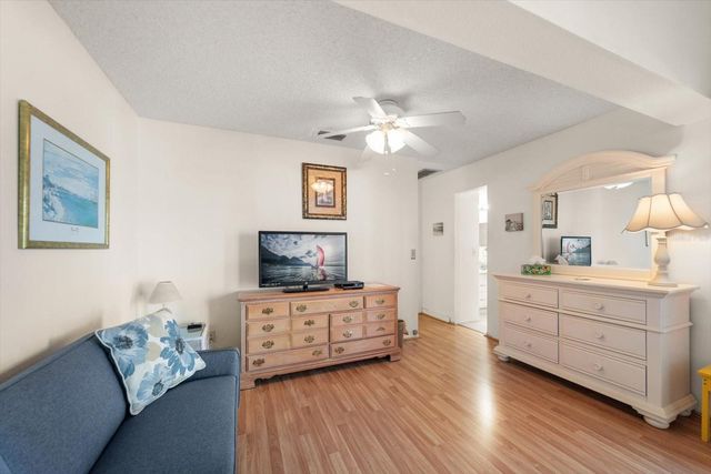 179 MEDALLION BOULEVARD H, Madeira Beach, FL 33708