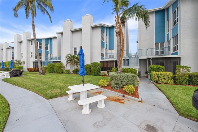 179 MEDALLION BOULEVARD H, Madeira Beach, FL 33708