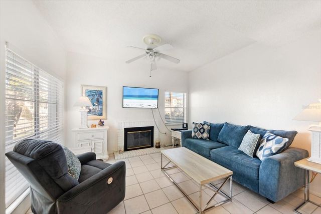 179 MEDALLION BOULEVARD H, Madeira Beach, FL 33708