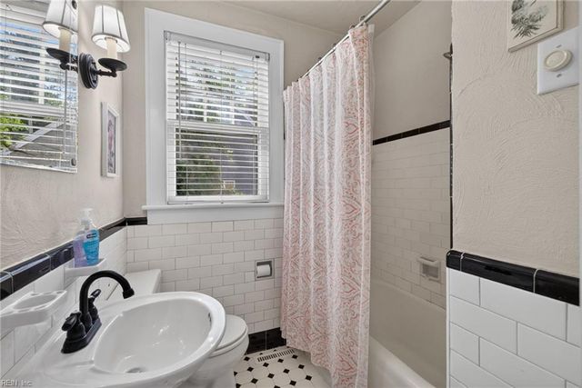 3906 Winchester DR, Portsmouth, VA 23707
