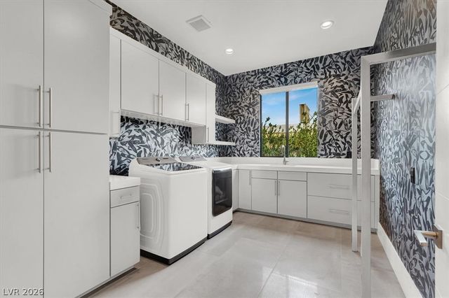 20 Pebble Hills Court, Las Vegas, NV 89141