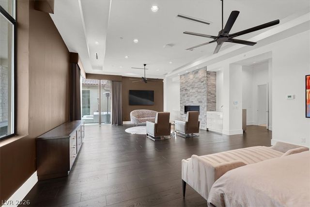 20 Pebble Hills Court, Las Vegas, NV 89141