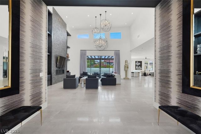 20 Pebble Hills Court, Las Vegas, NV 89141