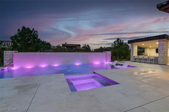 20 Pebble Hills Court, Las Vegas, NV 89141