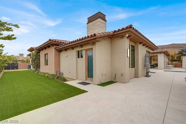 20 Pebble Hills Court, Las Vegas, NV 89141