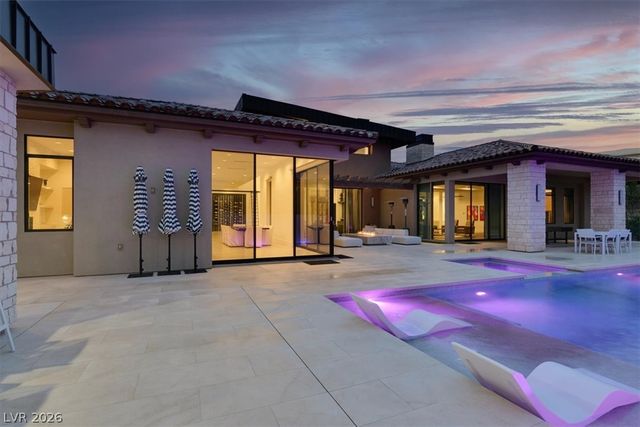 20 Pebble Hills Court, Las Vegas, NV 89141