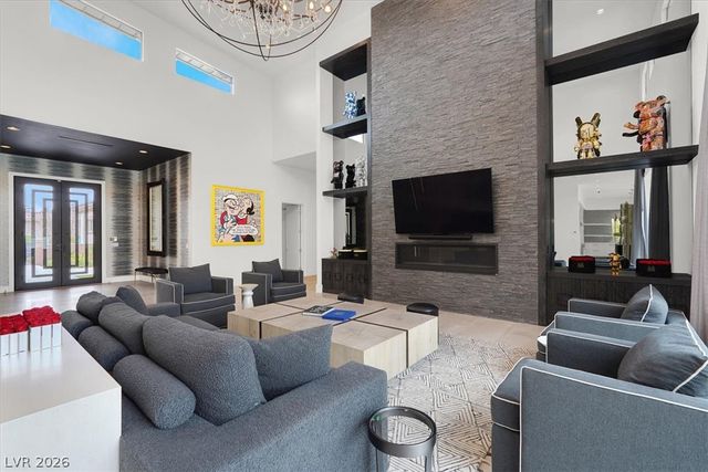 20 Pebble Hills Court, Las Vegas, NV 89141