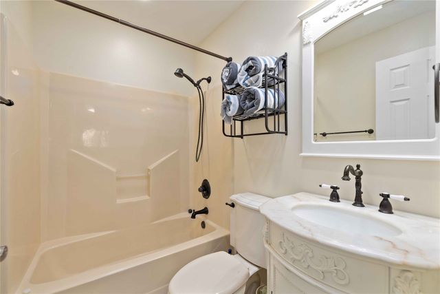 201 Cove Circle, Brownwood, TX 76801