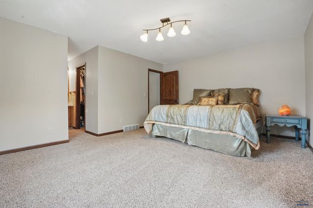 3209 PARK DR, Rapid City, SD 57702