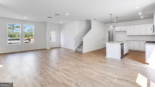 201 Groveton Court, Euharlee, GA 30145