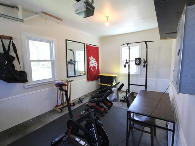 8 Birmingham Rd, Worcester, MA 01606