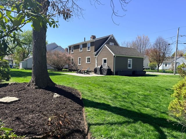 8 Birmingham Rd, Worcester, MA 01606