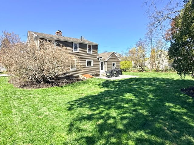 8 Birmingham Rd, Worcester, MA 01606