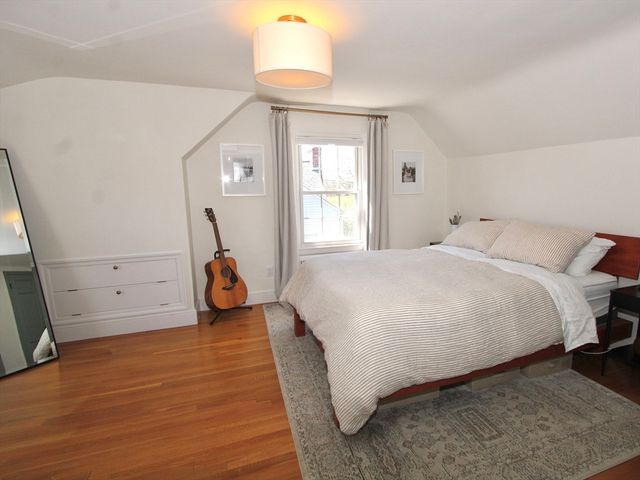 8 Birmingham Rd, Worcester, MA 01606