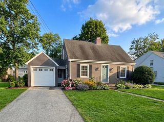 8 Birmingham Rd, Worcester, MA 01606