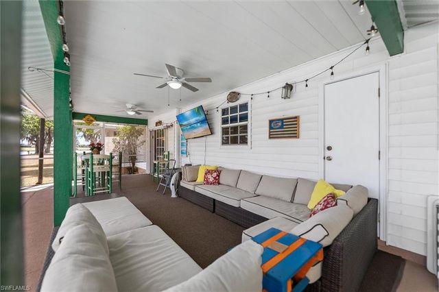 5997 Dragoon CT, Fort Denaud, FL 33935