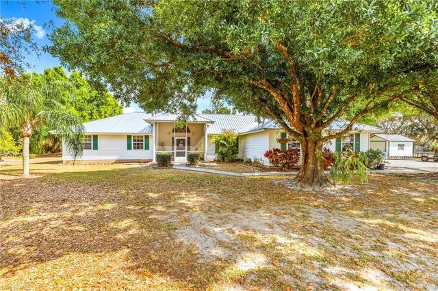 5997 Dragoon CT, Fort Denaud, FL 33935