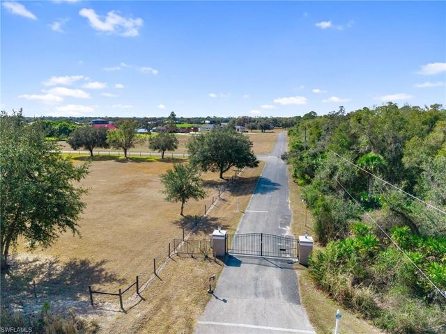 5997 Dragoon CT, Fort Denaud, FL 33935