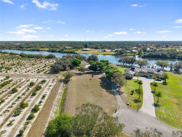 5997 Dragoon CT, Fort Denaud, FL 33935