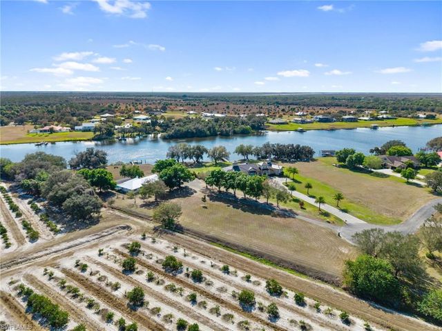 5997 Dragoon CT, Fort Denaud, FL 33935