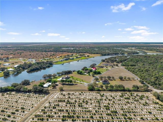 5997 Dragoon CT, Fort Denaud, FL 33935