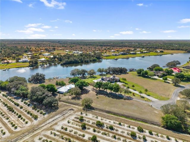 5997 Dragoon CT, Fort Denaud, FL 33935