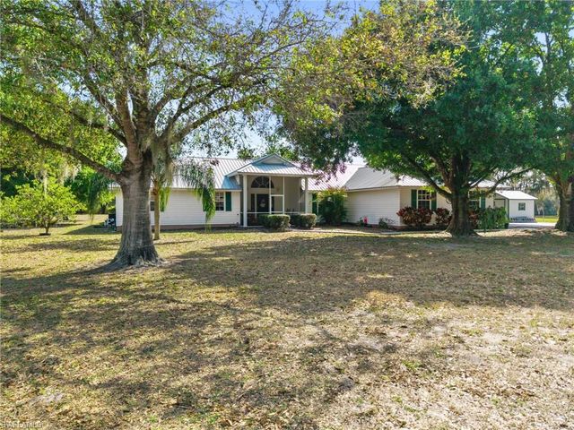 5997 Dragoon CT, Fort Denaud, FL 33935