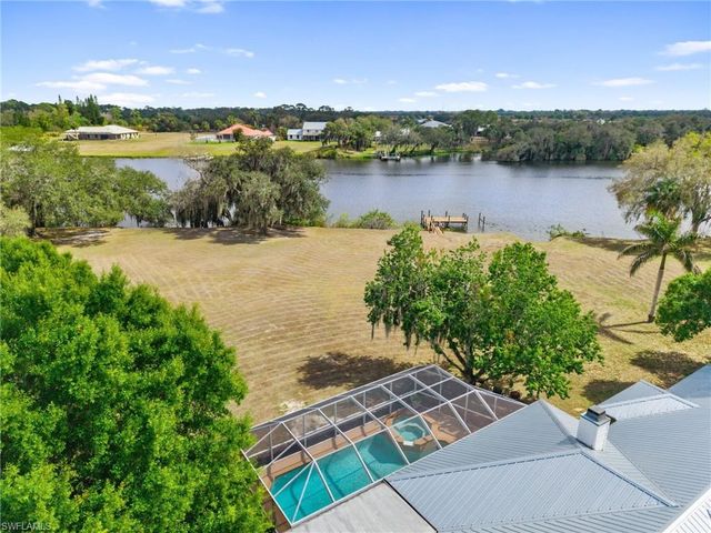 5997 Dragoon CT, Fort Denaud, FL 33935