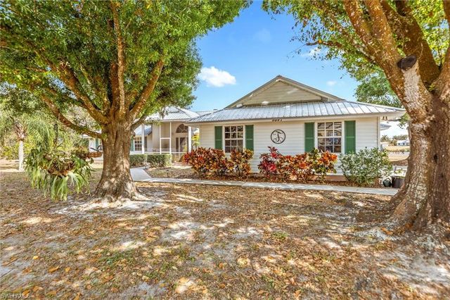 5997 Dragoon CT, Fort Denaud, FL 33935