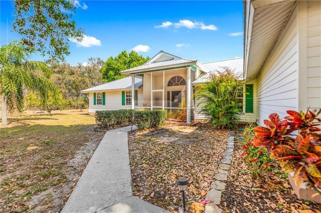 5997 Dragoon CT, Fort Denaud, FL 33935