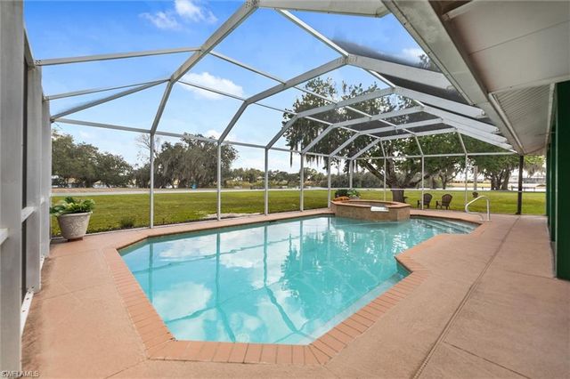 5997 Dragoon CT, Fort Denaud, FL 33935