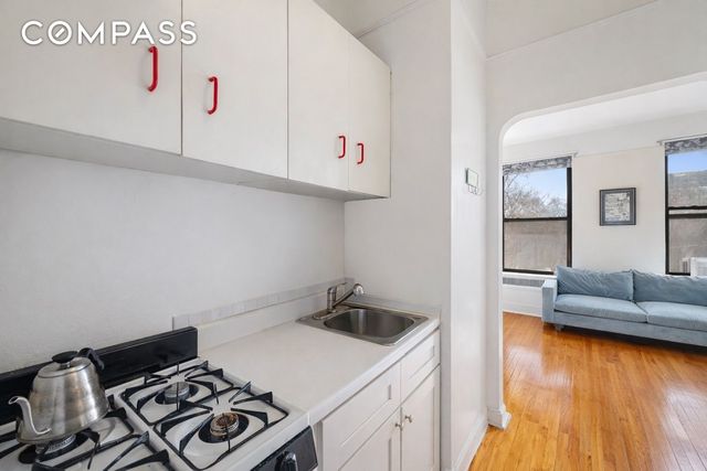 101 W 80th St Apt 2C, New York City, NY 10024