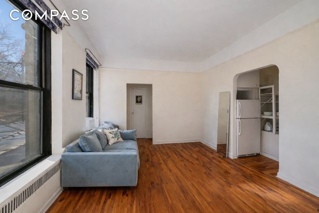 101 W 80th St Apt 2C, New York City, NY 10024