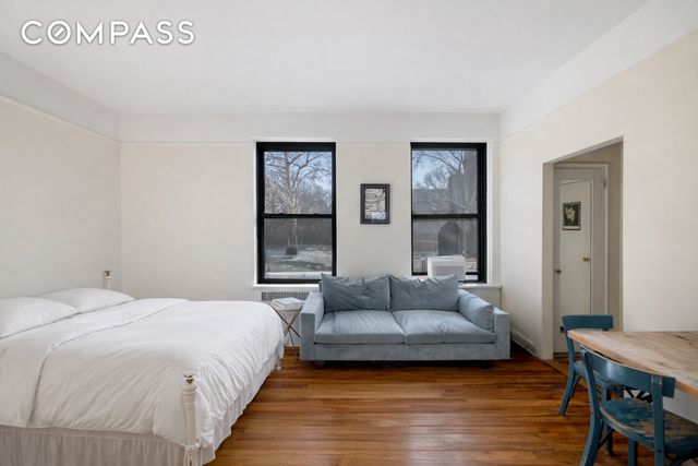 101 W 80th St Apt 2C, New York City, NY 10024