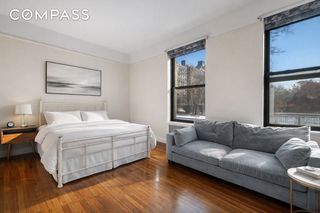101 W 80th St Apt 2C, New York City, NY 10024