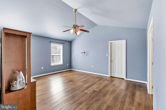 119 CYPRESS POINT DR, Charles Town, WV 25414