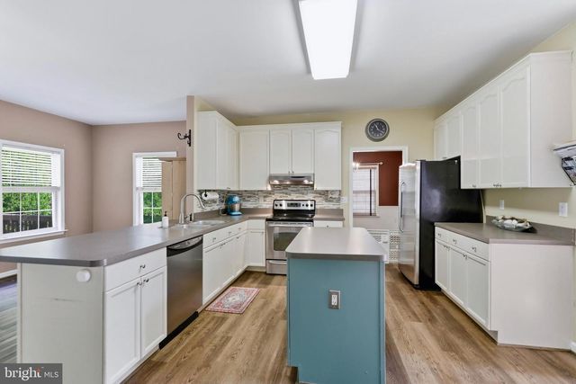 119 CYPRESS POINT DR, Charles Town, WV 25414
