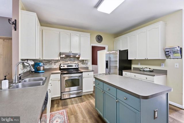 119 CYPRESS POINT DR, Charles Town, WV 25414