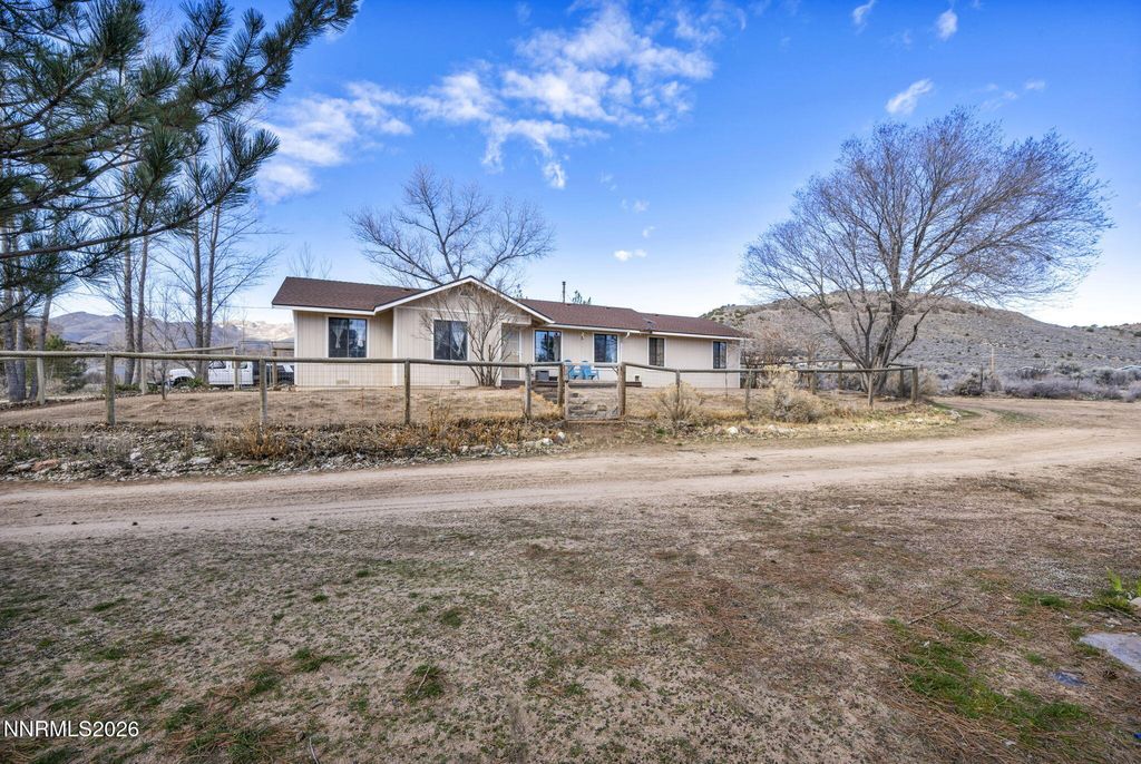 Image 2 of property listing at 55 Buckboard Circle, Reno, NV 89508