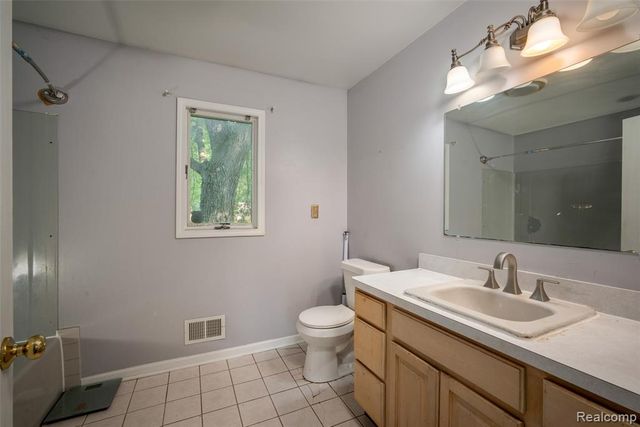 26085 Superior Road, Taylor, MI 48180