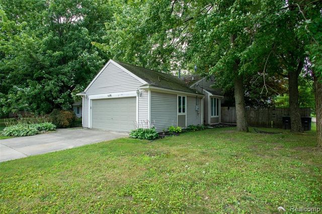 26085 Superior Road, Taylor, MI 48180