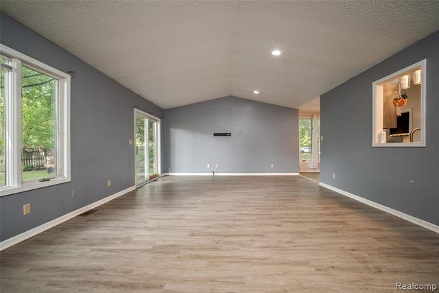 26085 Superior Road, Taylor, MI 48180